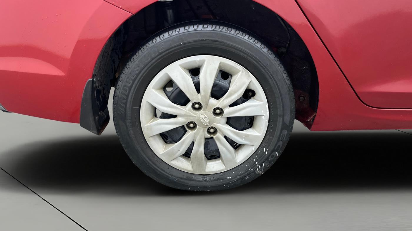 2019 Hyundai Verna 1.4 EX PETROL, Petrol, Manual, 89,110 km, Right Rear Wheel