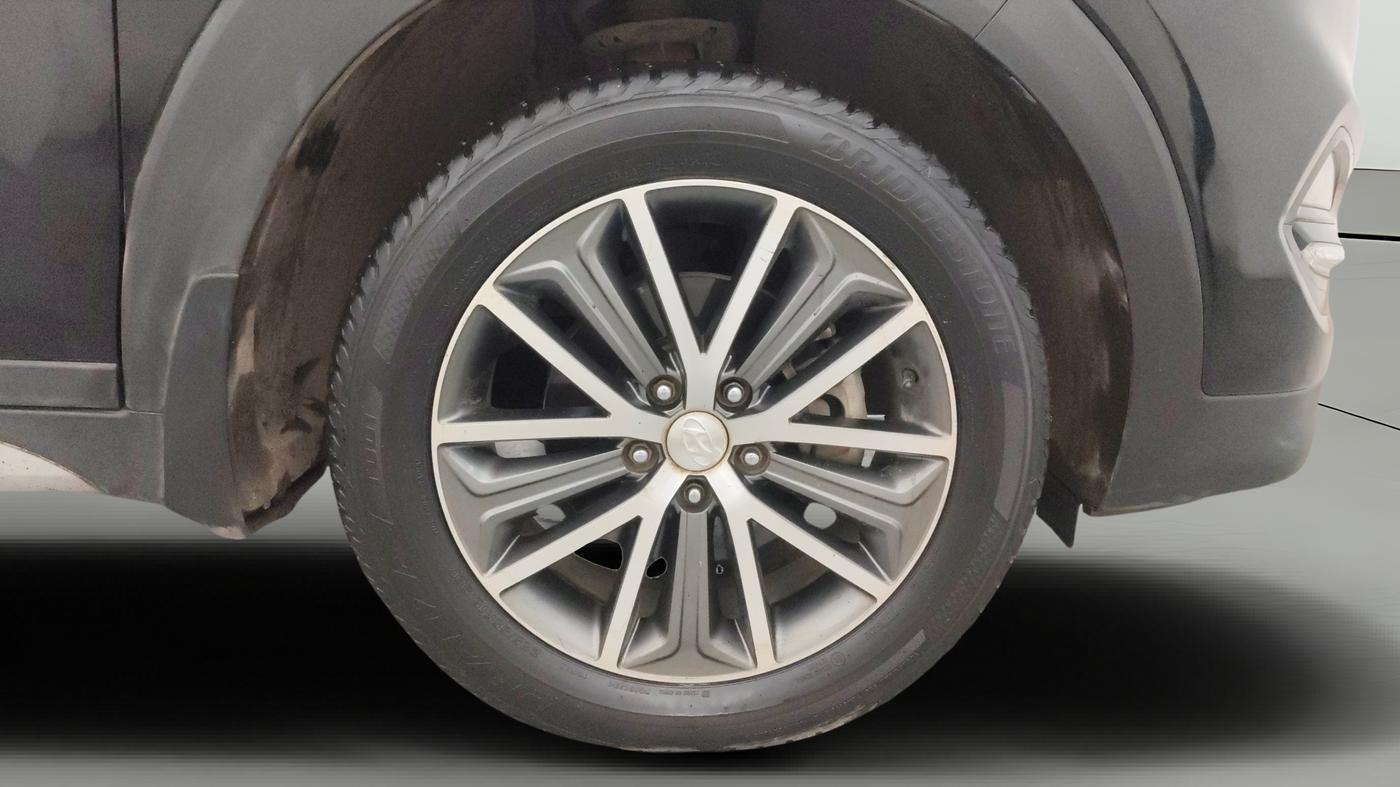 2018 Hyundai Tucson GLS 2WD AT PETROL, Petrol, Automatic, 74,198 km, Right Front Wheel