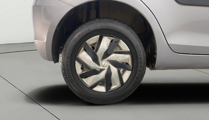 2013 Maruti Swift VXI, Petrol, Manual, 1,16,641 km, Right Rear Wheel