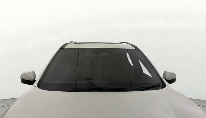 2023 Mahindra XUV700 AX 7 LUXURY D AT 7 STR, Diesel, Automatic, 31,537 km, Front Windshield