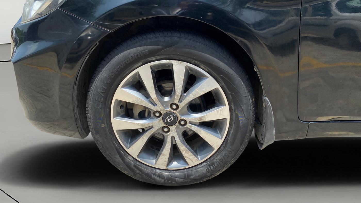 2014 Hyundai Verna FLUIDIC 1.6 VTVT SX, Petrol, Manual, 1,13,313 km, Left Front Wheel