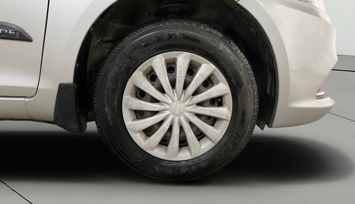 2015 Maruti Swift Dzire VXI, Petrol, Manual, 43,581 km, Right Front Wheel