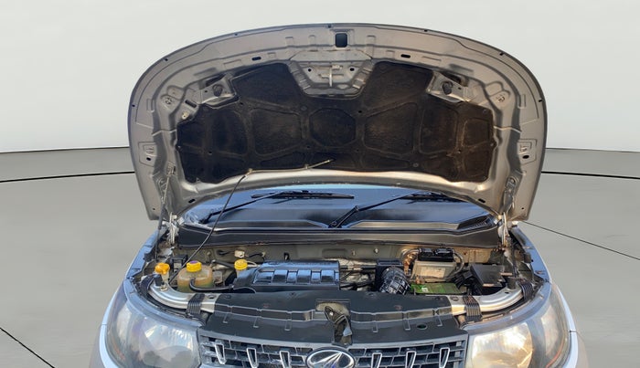 2017 Mahindra Kuv100 K8 5 STR, Petrol, Manual, 22,861 km, Open Bonet