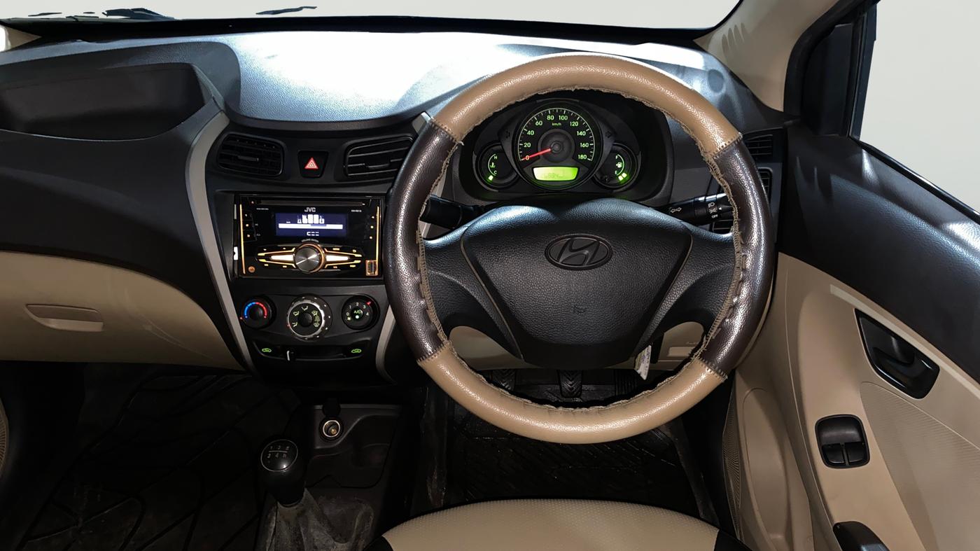 2015 Hyundai Eon ERA +, Petrol, Manual, 26,869 km, Steering Wheel Close Up