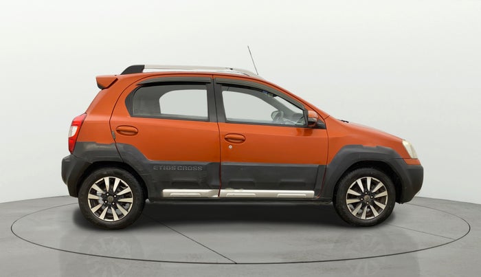 2014 Toyota Etios CROSS 1.2 G, Petrol, Manual, 86,449 km, Right Side View