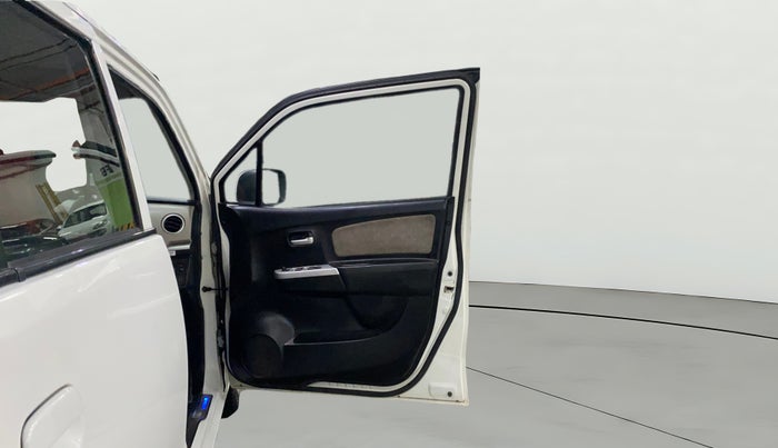 2014 Maruti Wagon R 1.0 VXI, Petrol, Manual, 70,654 km, RHS Front Door