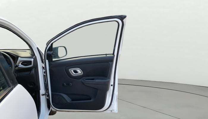 2020 Datsun Redi Go T, Petrol, Manual, 33,681 km, RHS Front Door