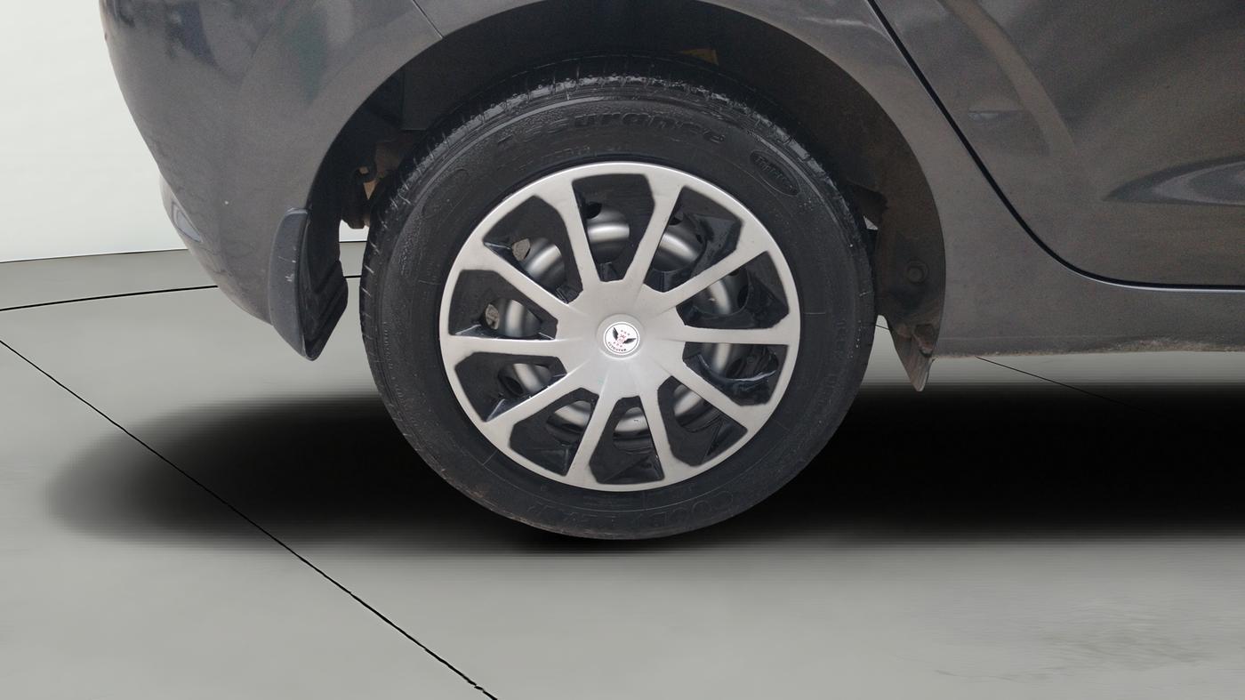 2024 Hyundai GRAND I10 NIOS ERA 1.2 KAPPA VTVT, Petrol, Manual, 18,427 km, Right Rear Wheel