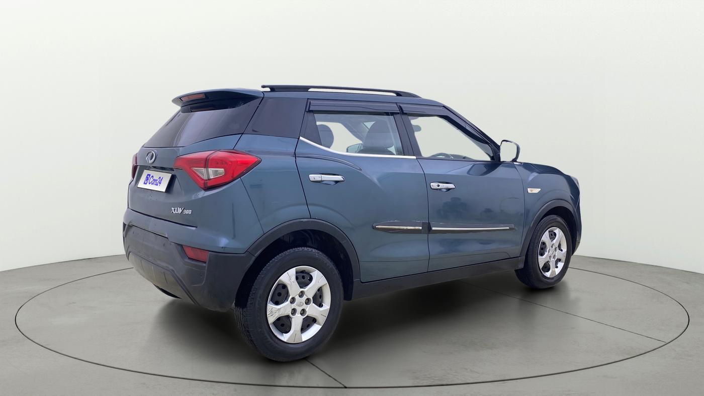 2021 Mahindra XUV300 W6 1.2 PETROL AMT, Petrol, Automatic, 62,028 km, Right Back Diagonal