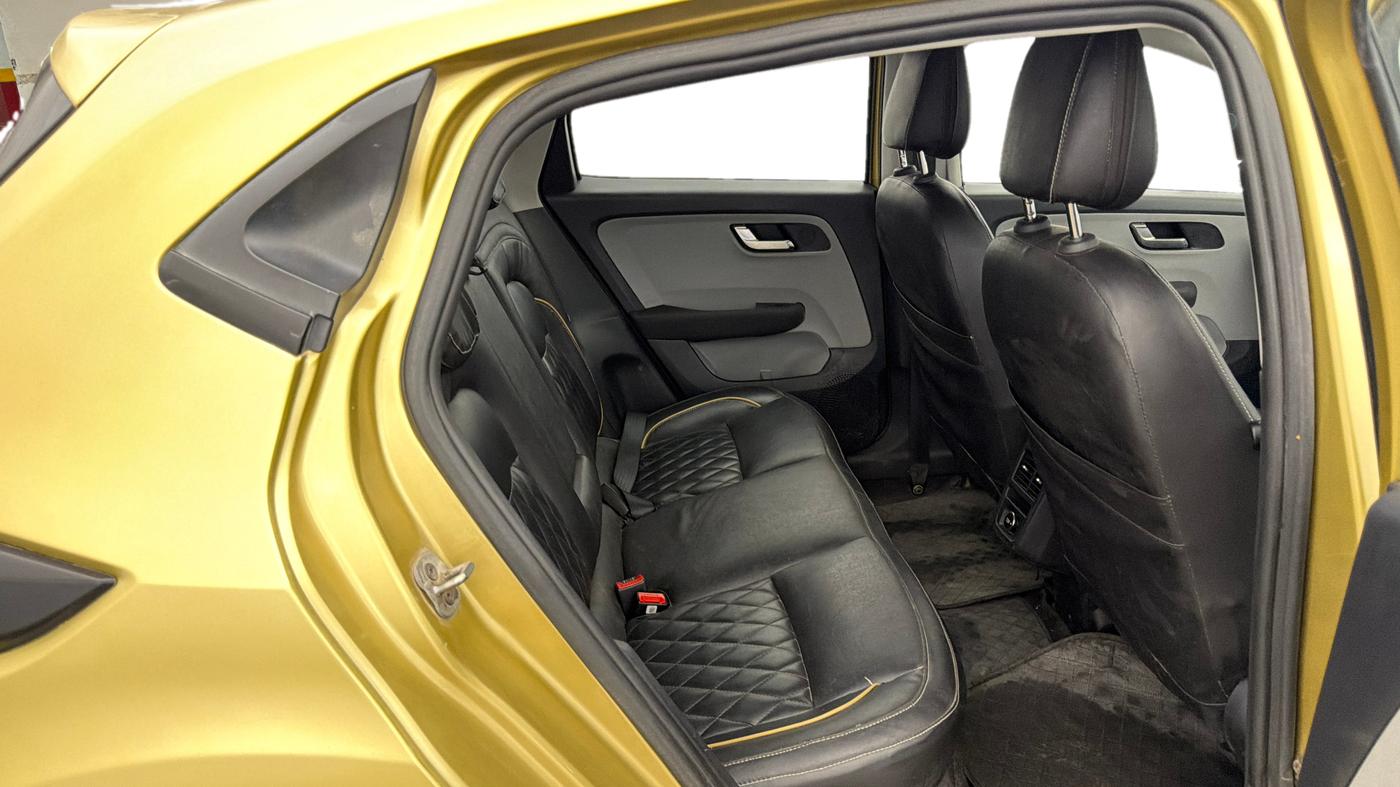 2020 Tata ALTROZ XZ PETROL, Petrol, Manual, 64,354 km, Right Side Rear Door Cabin