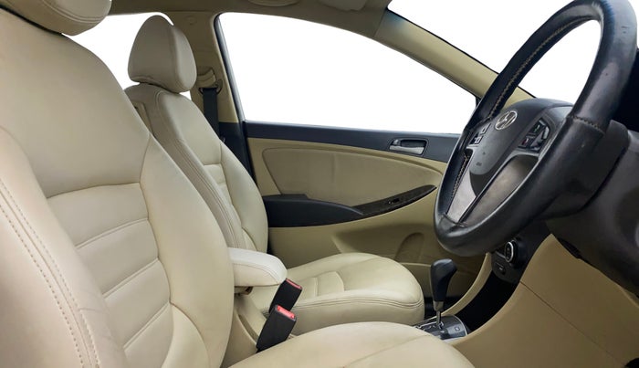 2016 Hyundai Verna FLUIDIC 4S1.6 VTVT SX AT, Petrol, Automatic, 95,846 km, Right Side Front Door Cabin