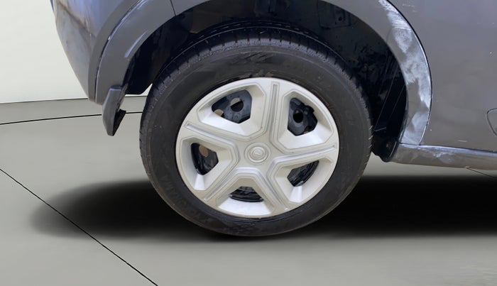 2018 Tata NEXON XT DIESEL, Diesel, Manual, 82,828 km, Right Rear Wheel