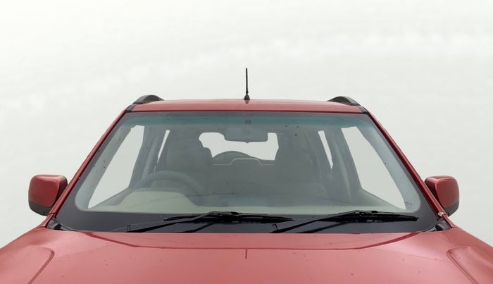 2018 Mahindra TUV300 T10, Diesel, Manual, 1,02,111 km, Front Windshield