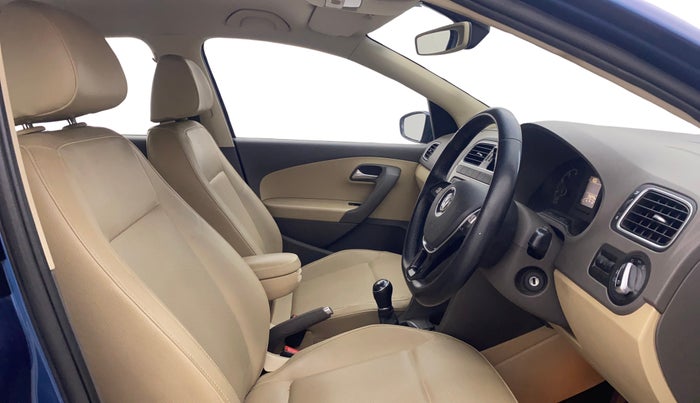 2016 Volkswagen Vento HIGHLINE 1.6 MPI, Petrol, Manual, 55,245 km, Right Side Front Door Cabin