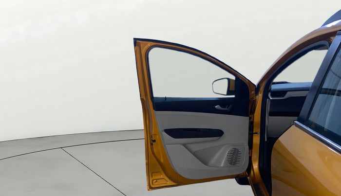 2021 Renault TRIBER RXZ AMT, Petrol, Automatic, 19,077 km, LHS Front Door