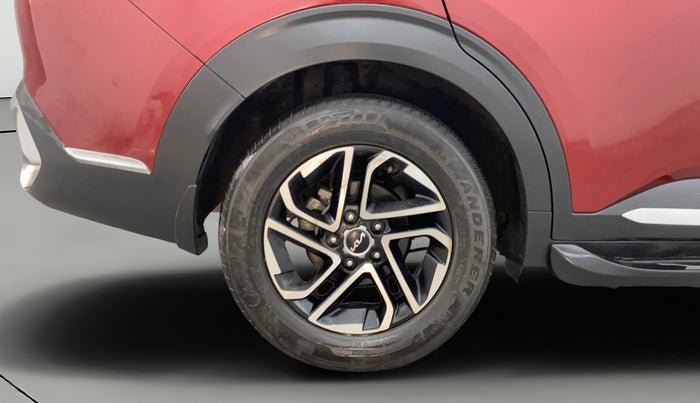 2023 KIA CARENS LUXURY PLUS 1.5 DIESEL AT 7 STR, Diesel, Automatic, 34,502 km, Right Rear Wheel