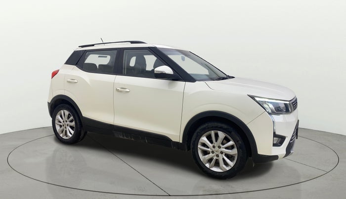 2021 Mahindra XUV300 W8 1.5 DIESEL, Diesel, Manual, 1,28,080 km, Right Front Diagonal