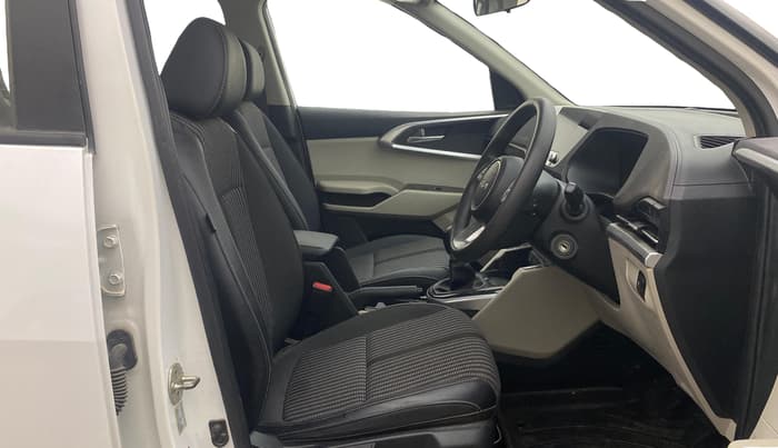 2022 KIA CARENS PRESTIGE 1.4 PETROL 7 STR, Petrol, Manual, 58,513 km, Right Side Front Door Cabin