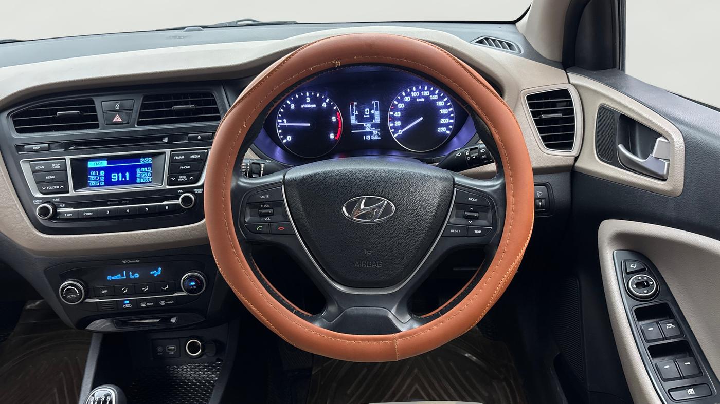 2014 Hyundai Elite i20 SPORTZ 1.4 (O) CRDI, Diesel, Manual, 1,18,322 km, Steering Wheel Close Up