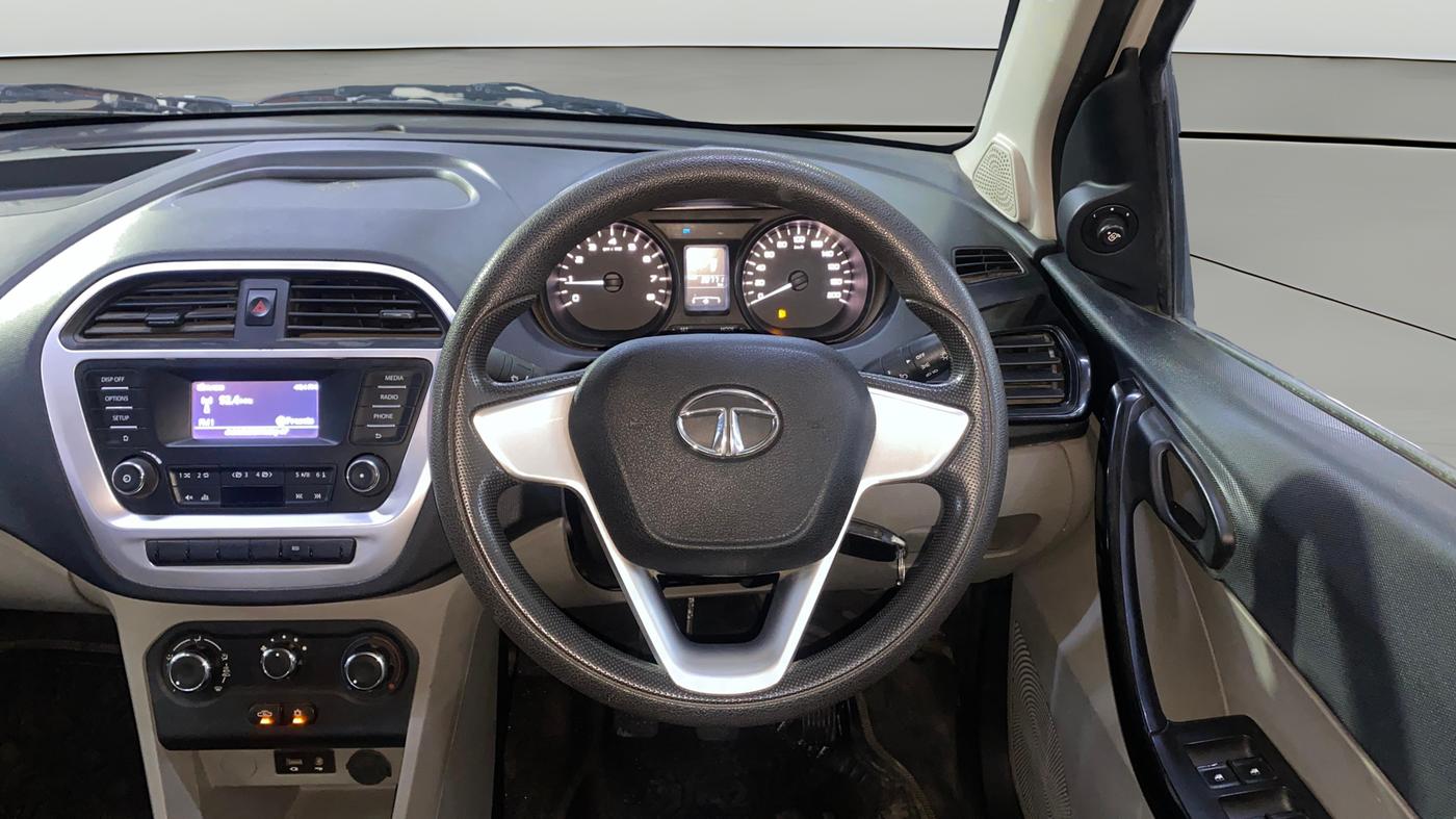 2017 Tata Tiago XT PETROL, Petrol, Manual, 30,765 km, Steering Wheel Close Up