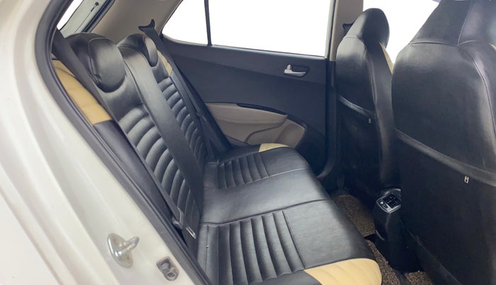 2017 Hyundai Grand i10 SPORTZ 1.2 KAPPA VTVT, Petrol, Manual, 20,125 km, Right Side Rear Door Cabin