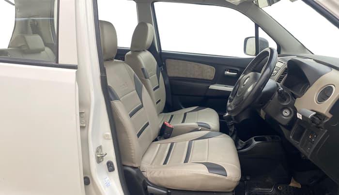 2016 Maruti Wagon R 1.0 VXI OPT, Petrol, Manual, 89,302 km, Right Side Front Door Cabin