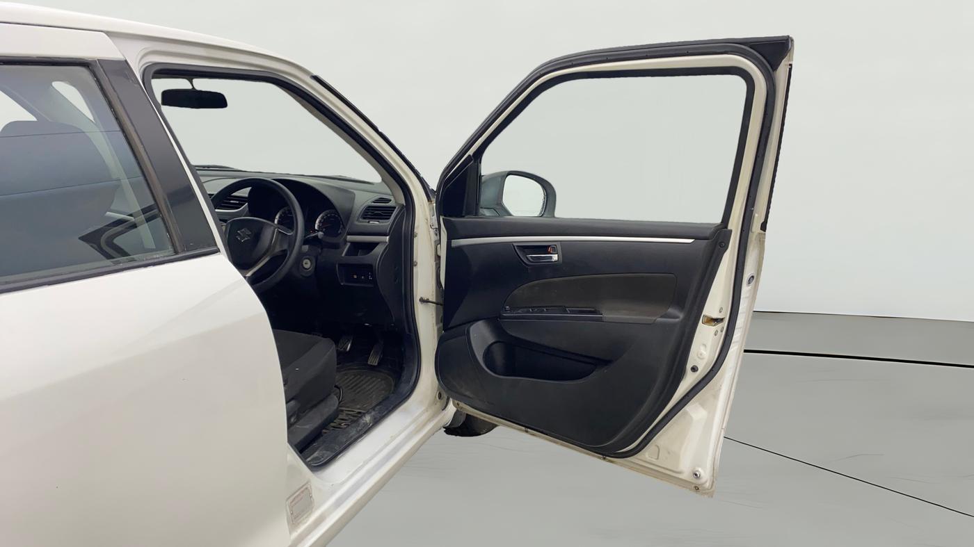 2015 Maruti Swift VXI, Petrol, Manual, 46,984 km, RHS Front Door