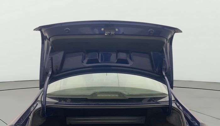 2014 Volkswagen Vento HIGHLINE 1.2 TSI, Petrol, Manual, 1,13,524 km, Boot Door Open