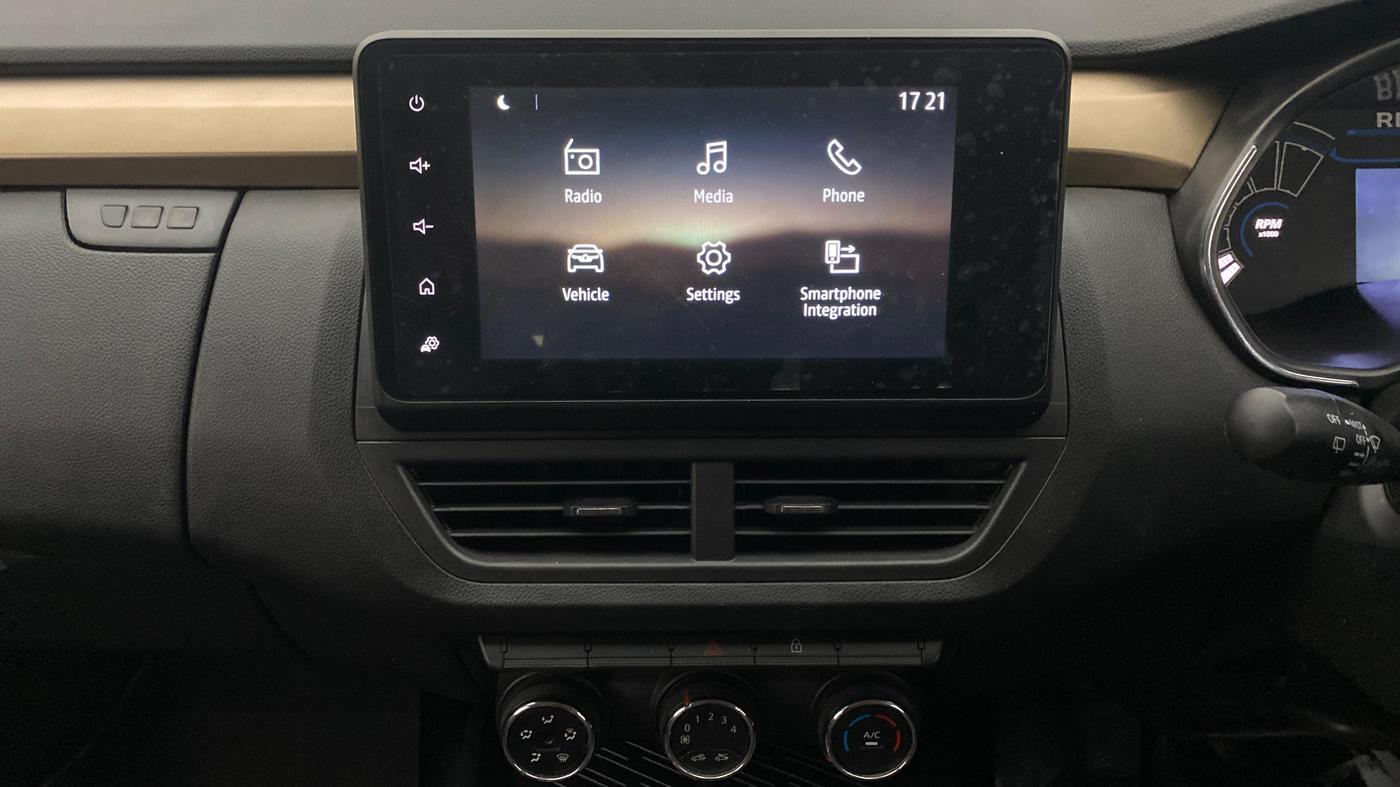 2022 Renault Kiger RXT (O) MT DUAL TONE, Petrol, Manual, 30,151 km, Air Conditioner