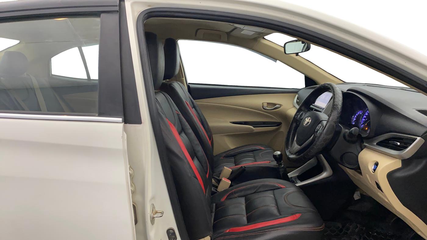 2021 Toyota YARIS G MT, Petrol, Manual, 98,918 km, Right Side Front Door Cabin