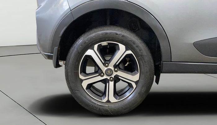 2023 Tata NEXON XZ PLUS LUX SUNROOF DUAL TONE PETROL, Petrol, Manual, 21,216 km, Right Rear Wheel