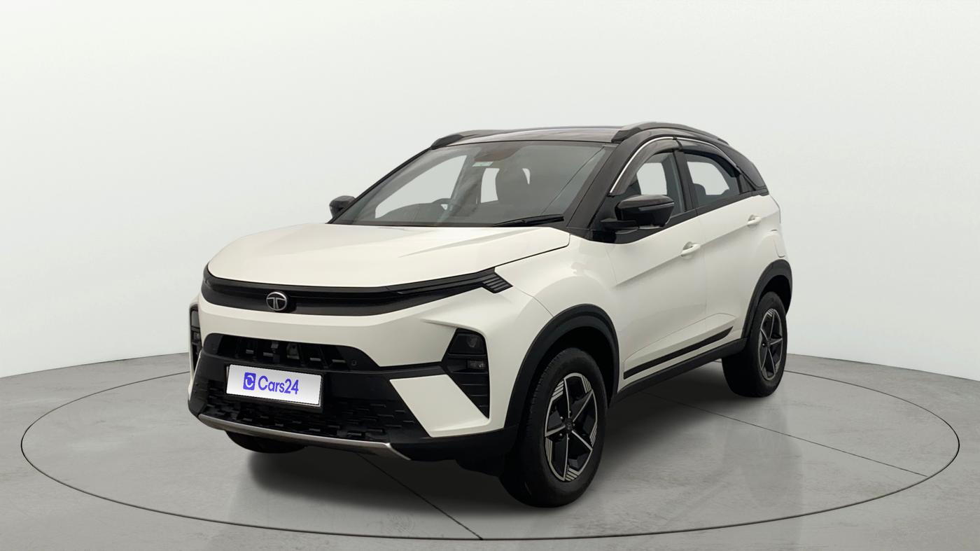 2024 Tata NEXON FEARLESS DUAL TONE 1.2 PETROL, Petrol, Manual, 28,661 km, Left Front Diagonal