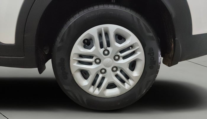 2023 KIA CARENS PREMIUM 1.5 PETROL 7 STR, Petrol, Manual, 16,676 km, Left Rear Wheel