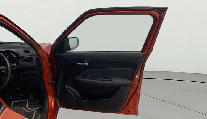 2020 Maruti Swift VXI, Petrol, Manual, 28,532 km, RHS Front Door