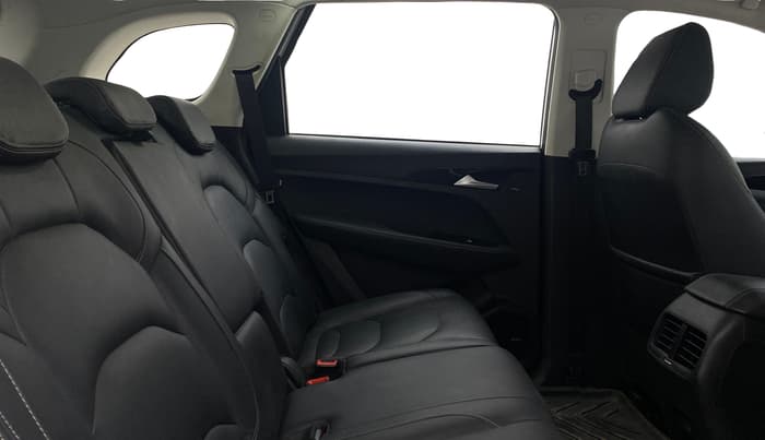 2020 MG HECTOR SHARP 2.0 DIESEL, Diesel, Manual, 1,17,192 km, Right Side Rear Door Cabin