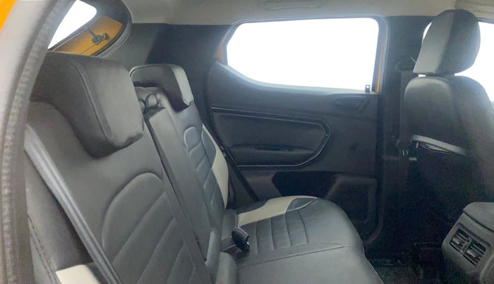 2023 Renault Kiger RXZ AMT, Petrol, Automatic, 16,636 km, Right Side Rear Door Cabin