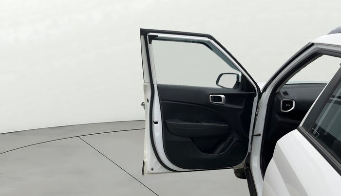 2022 Hyundai VENUE S+ 1.2, Petrol, Manual, 17,472 km, LHS Front Door