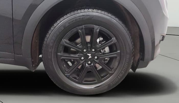 2025 Mahindra XUV700 AX 7 D MT 7 STR, Diesel, Manual, 9,461 km, Right Front Wheel