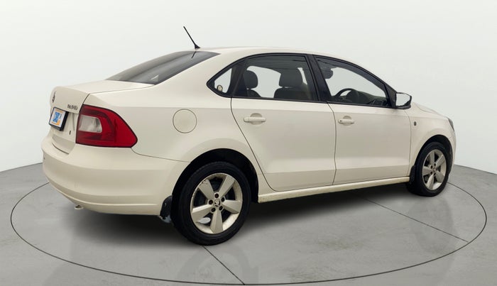 2014 Skoda Rapid ELEGANCE 1.6 MPI AT, CNG, Automatic, 43,105 km, Right Back Diagonal