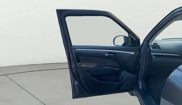 2017 Maruti Swift VXI, Petrol, Manual, 1,22,660 km, LHS Front Door