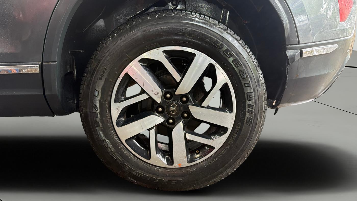 2021 Tata Harrier XZ PLUS 2.0L, Diesel, Manual, 90,184 km, Left Rear Wheel