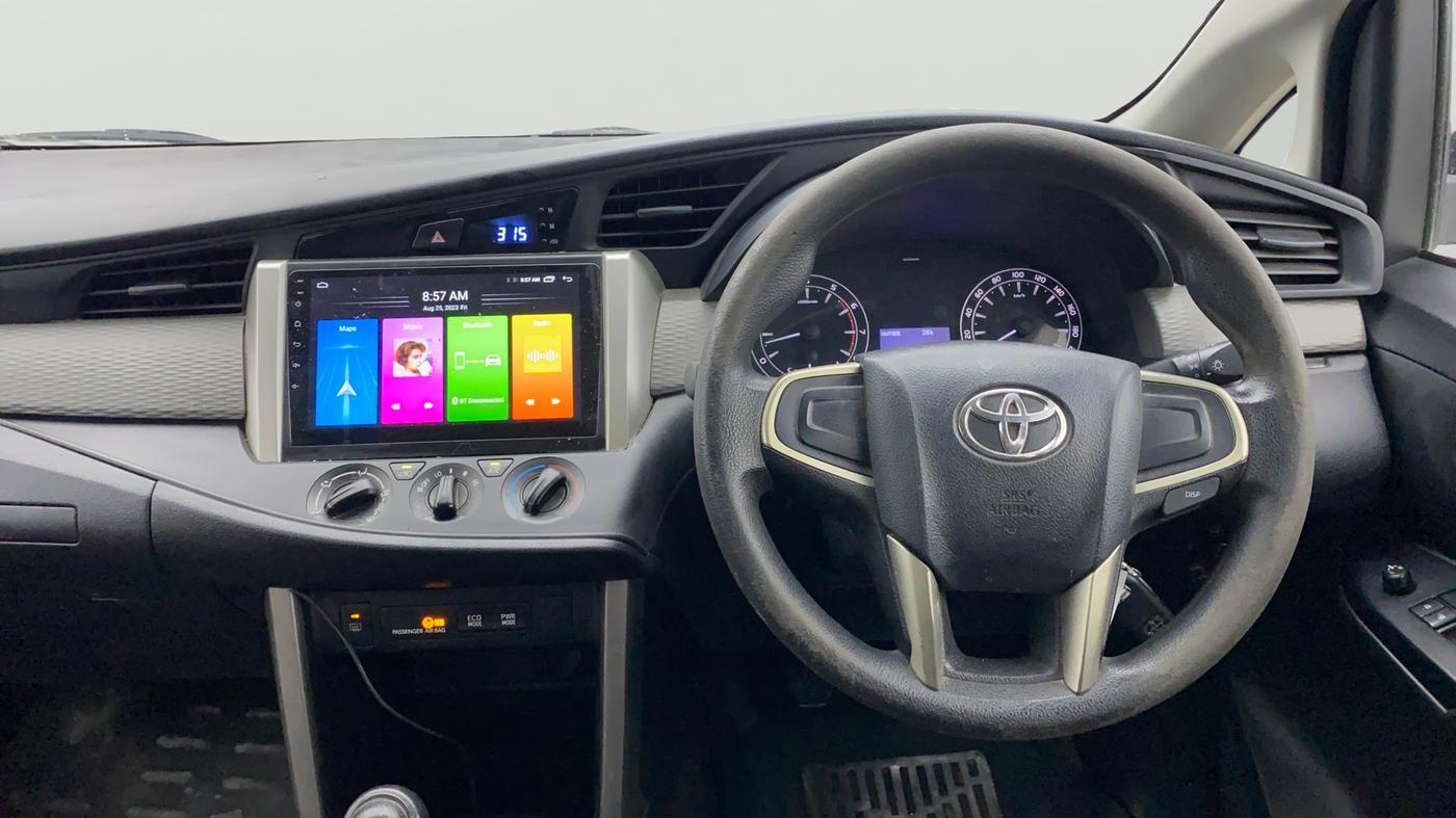 2016 Toyota Innova Crysta 2.7 GX 8 STR, Petrol, Manual, 63,930 km, Steering Wheel Close Up
