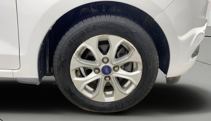 2017 Ford Figo Aspire TITANIUM 1.2 PETROL, Petrol, Manual, 32,168 km, Right Front Wheel