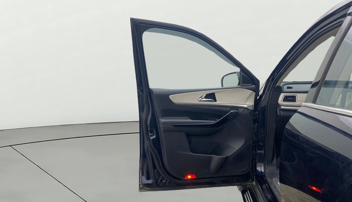 2023 Mahindra XUV700 AX 7 LUXURY D MT 7 STR, Diesel, Manual, 1,09,565 km, LHS Front Door