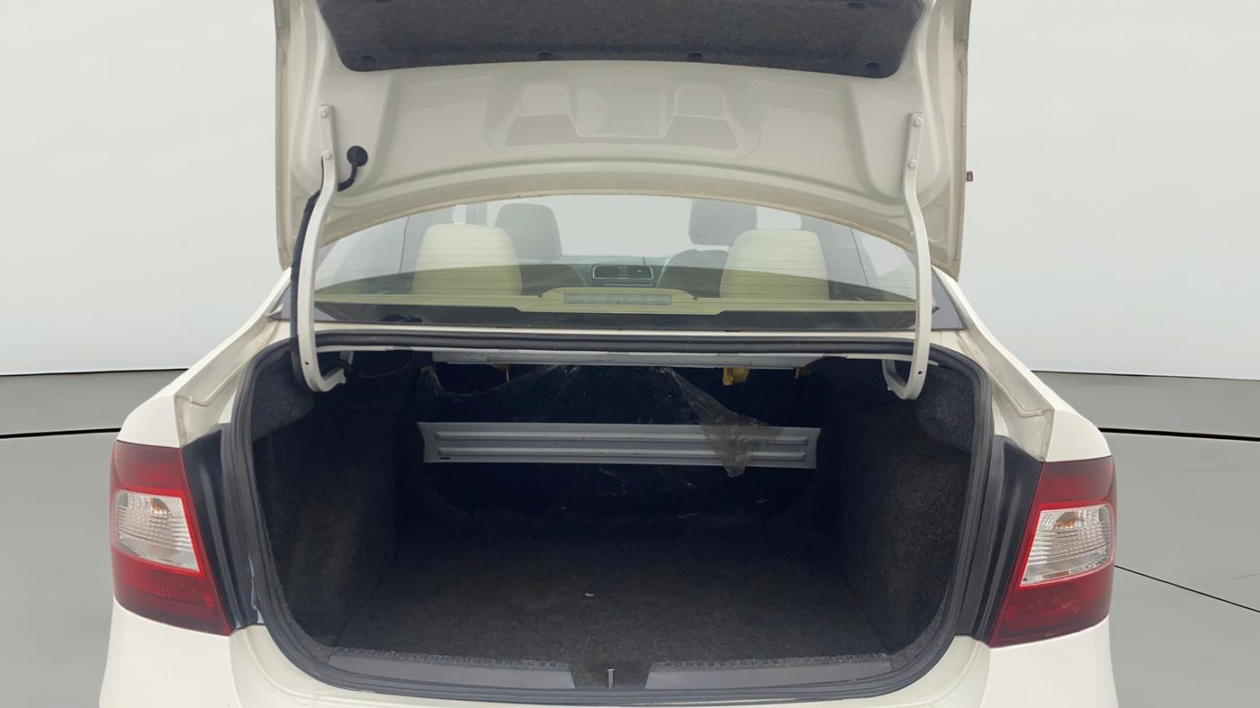 2017 Skoda Rapid STYLE 1.5 TDI AT, Diesel, Automatic, 1,12,847 km, Boot Open Zoomed View