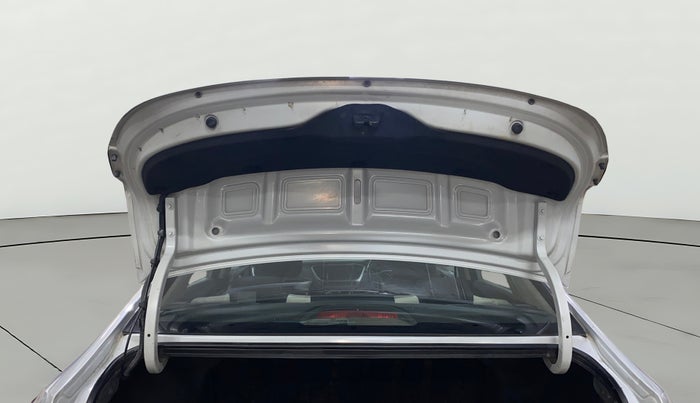 2017 Hyundai Verna 1.6 CRDI SX, Diesel, Manual, 1,40,501 km, Boot Door Open