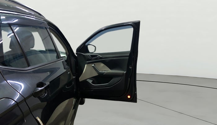 2023 Volkswagen TAIGUN COMFORTLINE 1.0 TSI MT, Petrol, Manual, 12,833 km, RHS Front Door