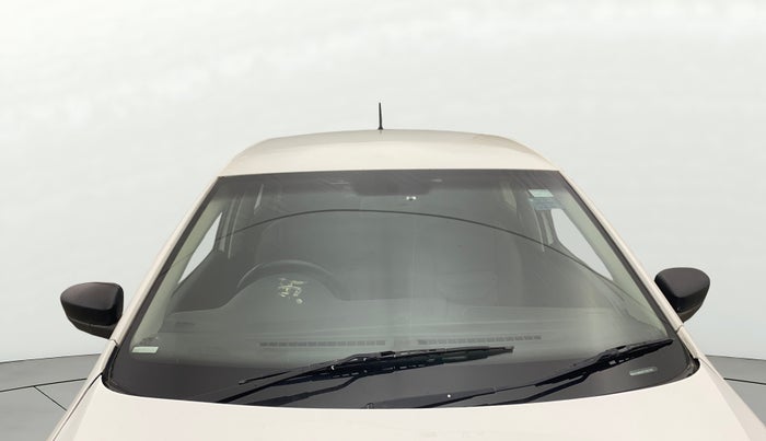 2015 Volkswagen Polo COMFORTLINE 1.2L, Petrol, Manual, 1,02,403 km, Front Windshield