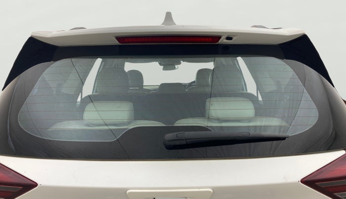 2022 Mahindra XUV700 AX 7 P AT 7 STR, Petrol, Automatic, 18,173 km, Rear Windshield