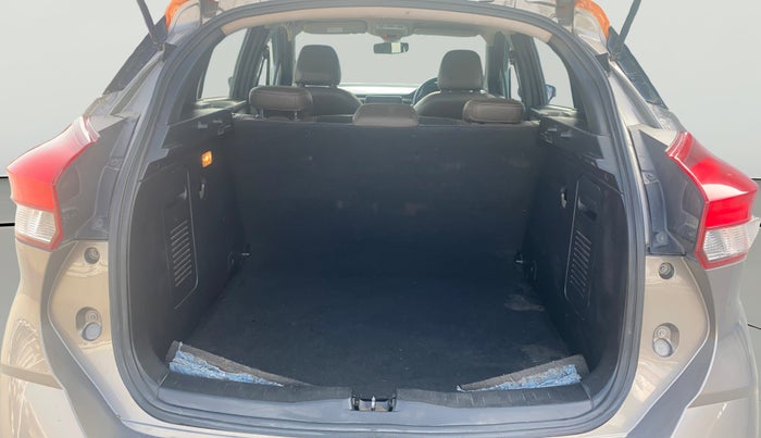 2019 Nissan Kicks XV PREMIUM O DUAL TONE DIESEL, Diesel, Manual, 98,840 km, Boot Open Zoomed View